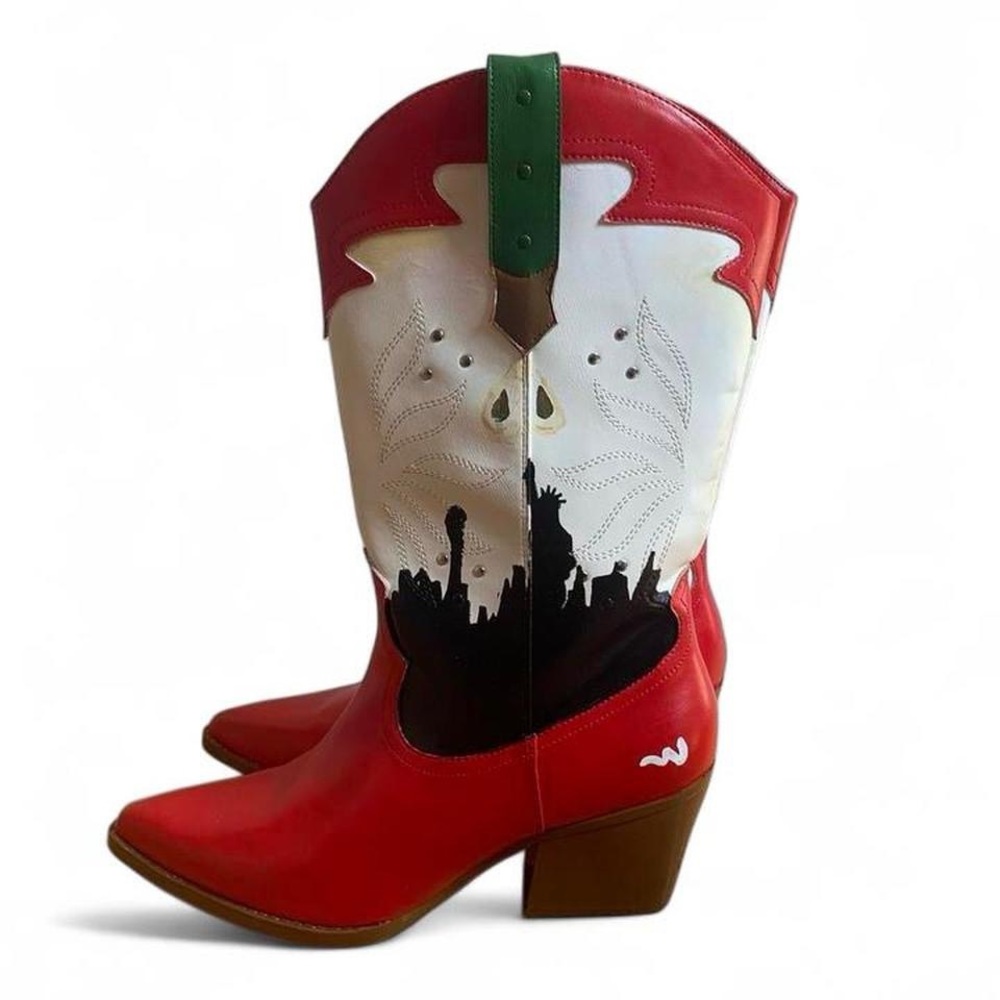 Big Apple hand painted cowboy boots